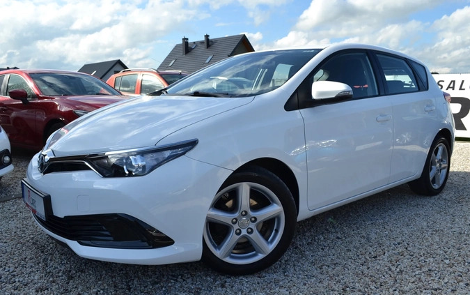 Toyota Auris cena 42800 przebieg: 134109, rok produkcji 2017 z Ciechocinek małe 742